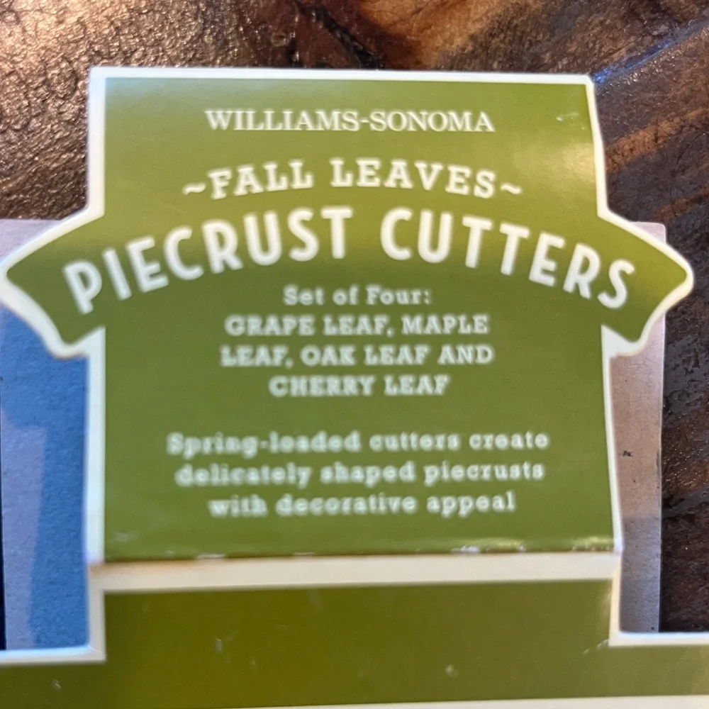 Williams Sonoma Pie Cutters! ADORABLE for your Fall Autumn Thanksgiving Holiday!
